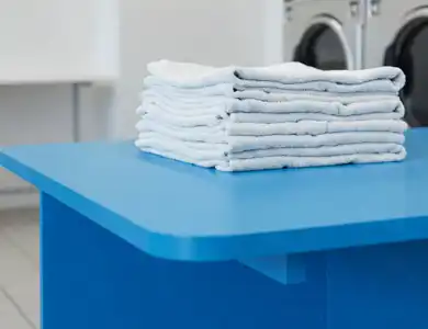 Folding Table Blue With Towels 600X600