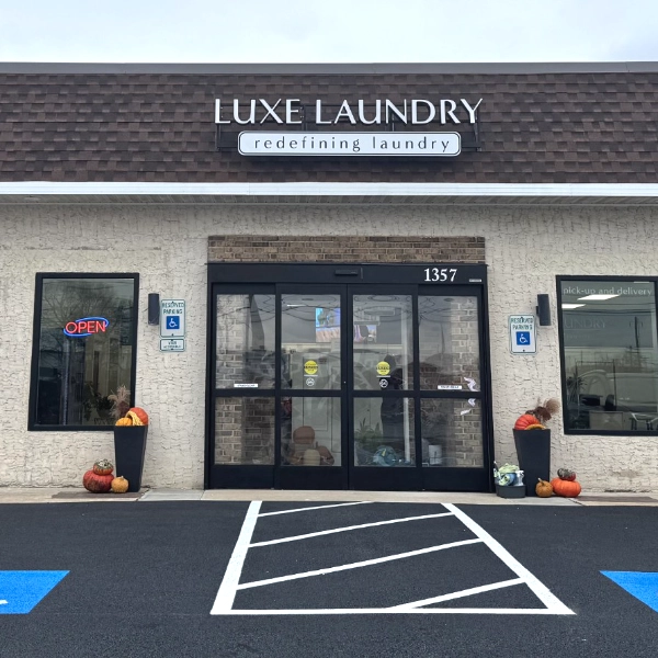 Storefront IMG 0780 600X600